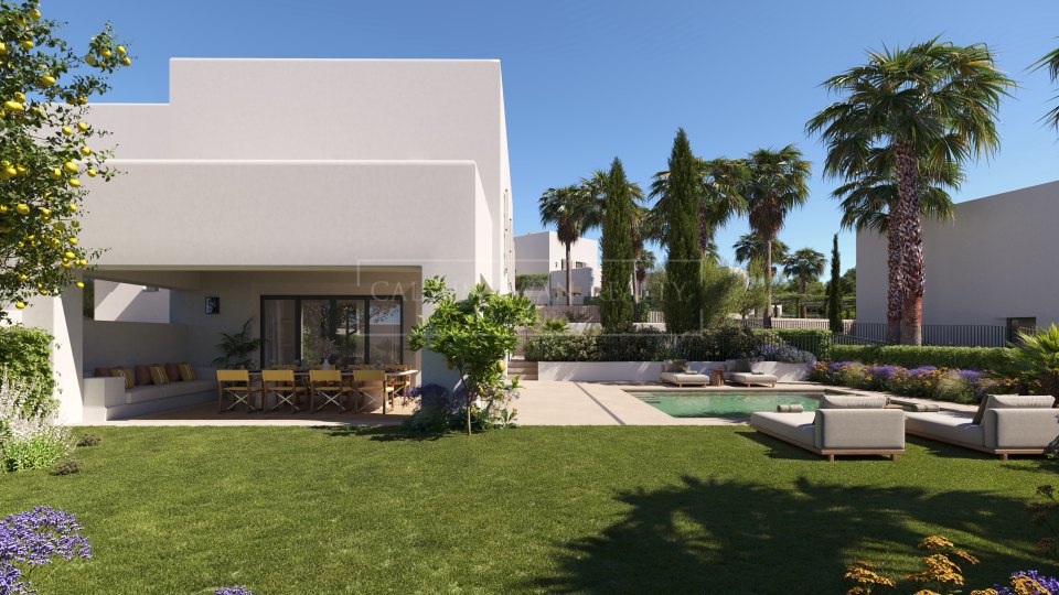 Sotogrande, Four-Bedroom Townhouse with Private Garden and Pool in Sotogrande