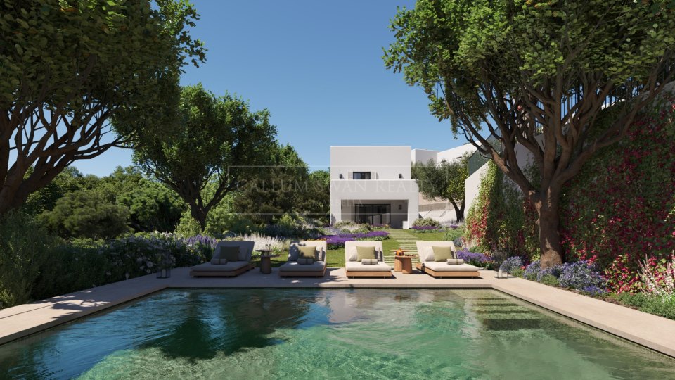 Sotogrande, Four-Bedroom Villa with Private Pool and Open Views in Sotogrande