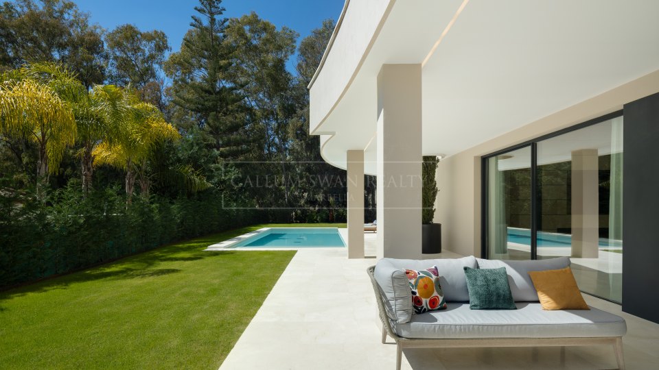 Nueva Andalucia, Villa neuve de cinq chambres à La Cerquilla, Nueva Andalucía, proche des terrains de golf et de Puerto Banús