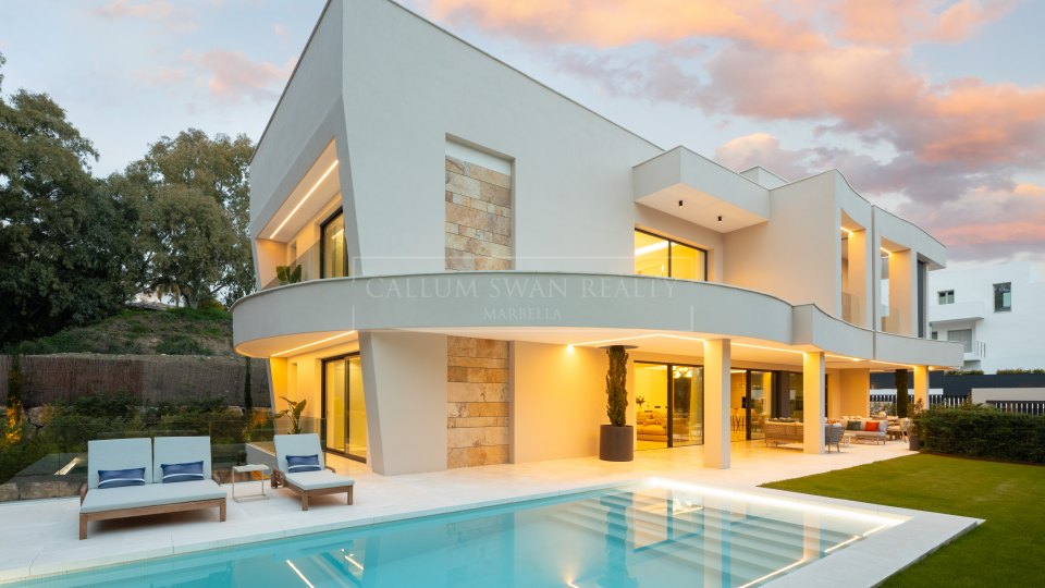 Nueva Andalucia, Villa neuve de cinq chambres à La Cerquilla, Nueva Andalucía, proche des terrains de golf et de Puerto Banús