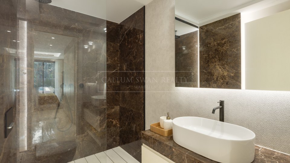 Nueva Andalucia, Villa neuve de cinq chambres à La Cerquilla, Nueva Andalucía, proche des terrains de golf et de Puerto Banús