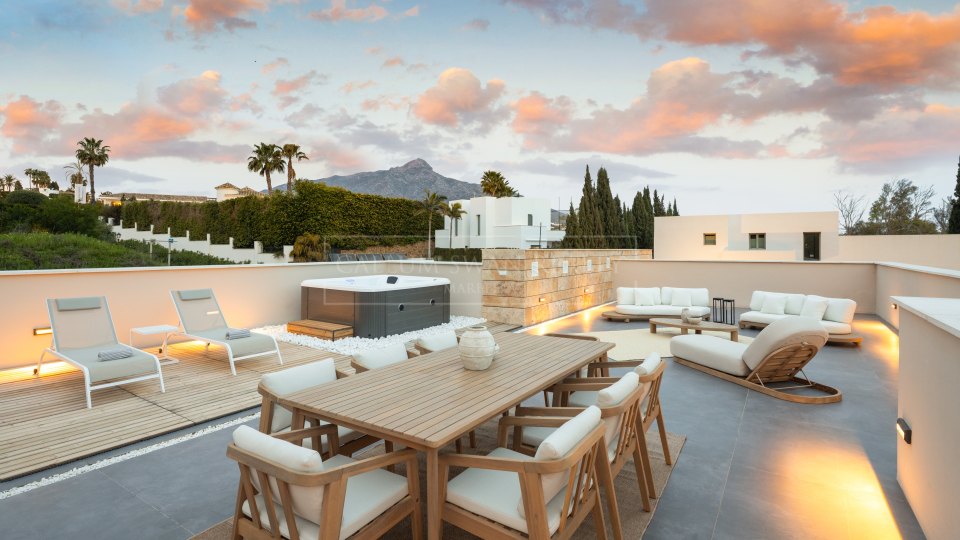 Nueva Andalucia, Villa neuve de cinq chambres à La Cerquilla, Nueva Andalucía, proche des terrains de golf et de Puerto Banús