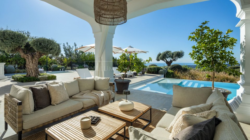 Benahavis, Contemporary 7-Bedroom Villa with Sea Views in Marbella Club Golf Resort, Benahavís