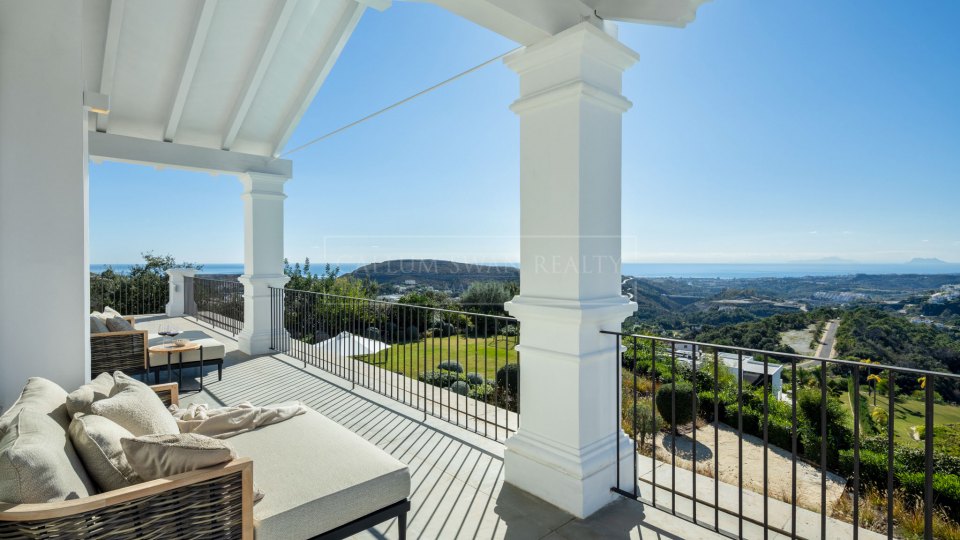 Benahavis, Contemporary 7-Bedroom Villa with Sea Views in Marbella Club Golf Resort, Benahavís