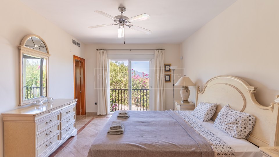 Benahavis, Five-Bedroom Family Villa with Sea Views for Sale in El Capitán, Benahavís