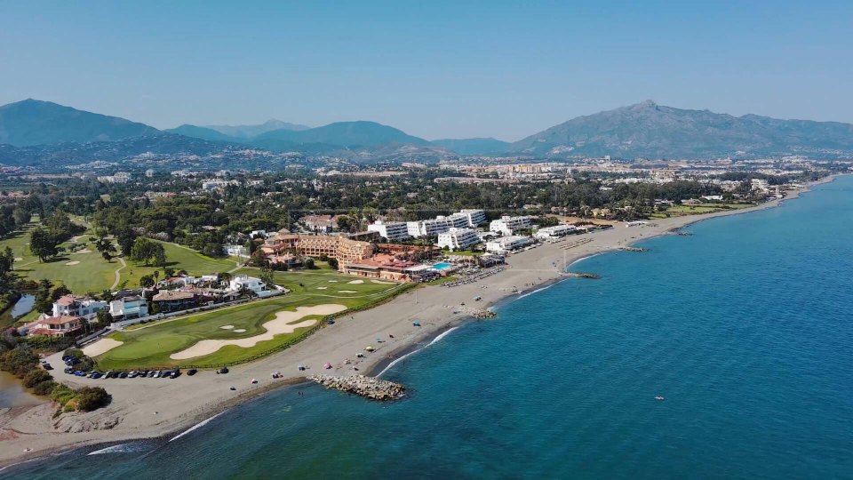 San Pedro de Alcantara, Contemporary Six-Bedroom Villa Under Construction in Guadalmina Baja Near the Beach
