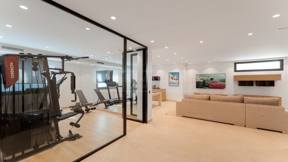 Nueva Andalucia, Maison contemporaine de cinq chambres à vendre à La Cerquilla, Nueva Andalucía