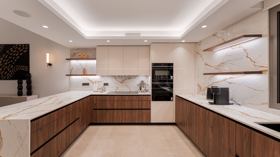Nueva Andalucia, Maison contemporaine de cinq chambres à vendre à La Cerquilla, Nueva Andalucía