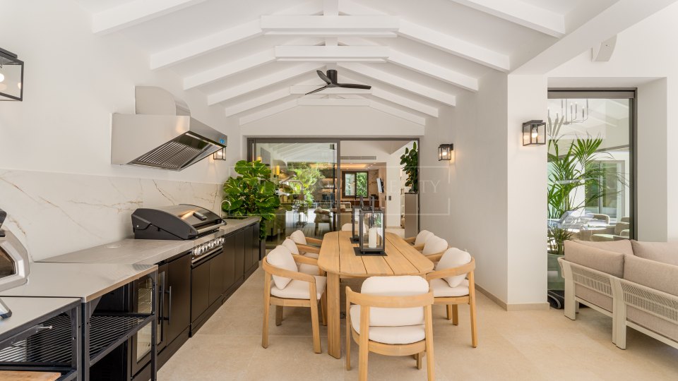 Nueva Andalucia, Maison contemporaine de cinq chambres à vendre à La Cerquilla, Nueva Andalucía