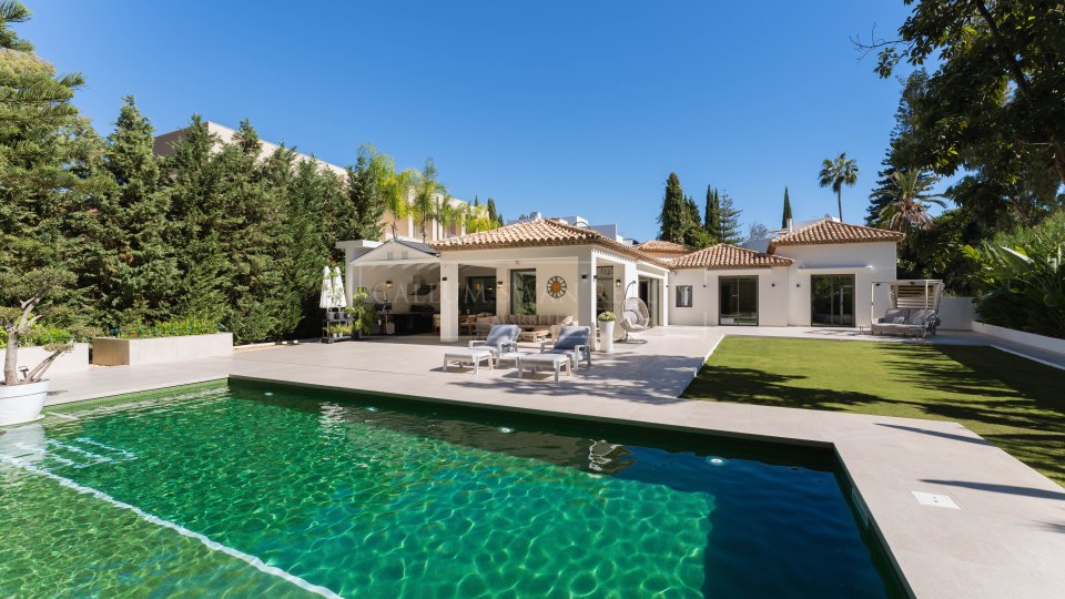Nueva Andalucia, Maison contemporaine de cinq chambres à vendre à La Cerquilla, Nueva Andalucía