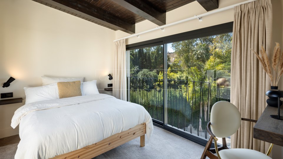 Nueva Andalucia, Villa rénovée de cinq chambres dans la Vallée du Golf de Nueva Andalucía