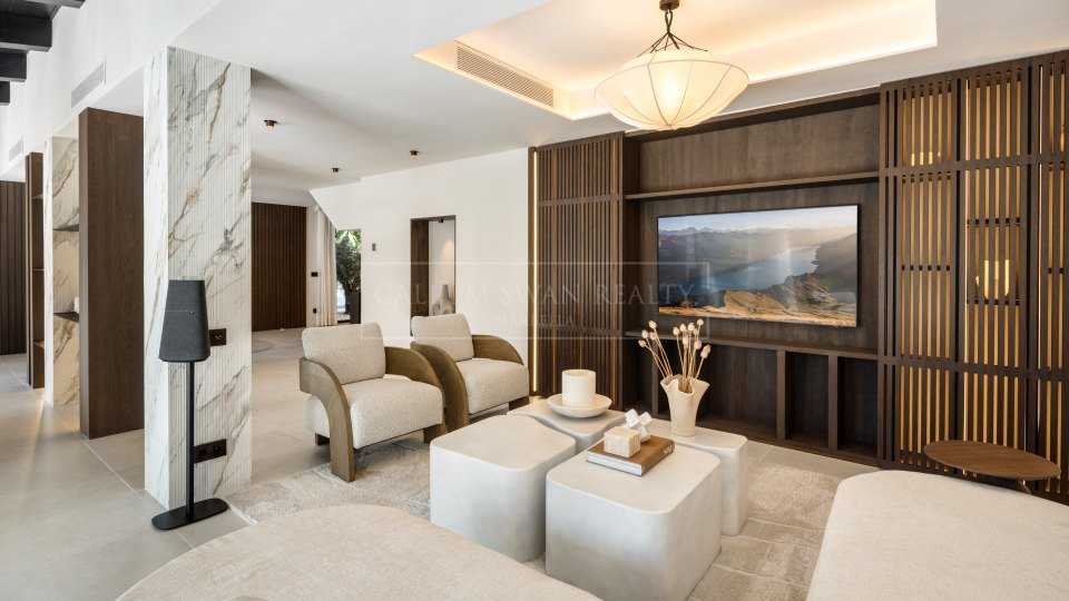 Nueva Andalucia, Villa rénovée de cinq chambres dans la Vallée du Golf de Nueva Andalucía