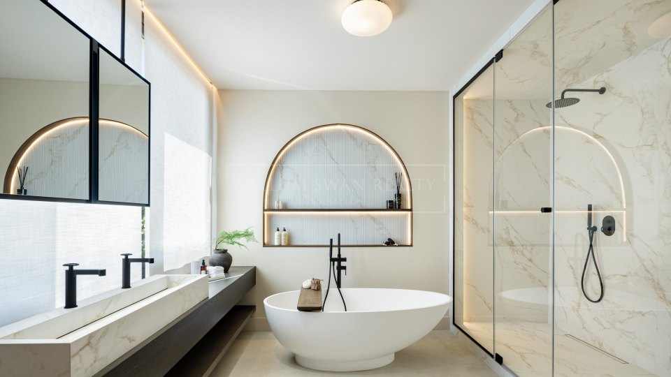 Nueva Andalucia, Villa rénovée de cinq chambres dans la Vallée du Golf de Nueva Andalucía