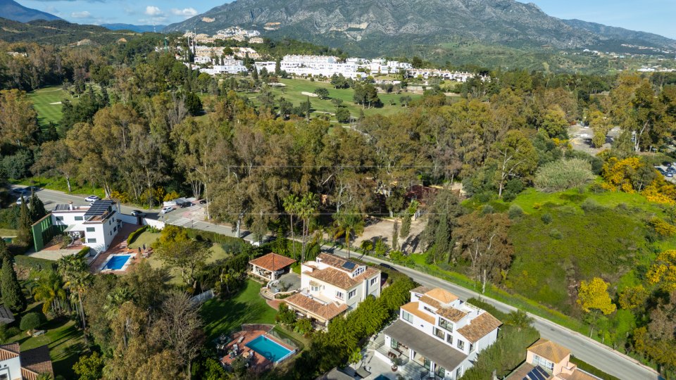 Nueva Andalucia, Villa rénovée de cinq chambres dans la Vallée du Golf de Nueva Andalucía