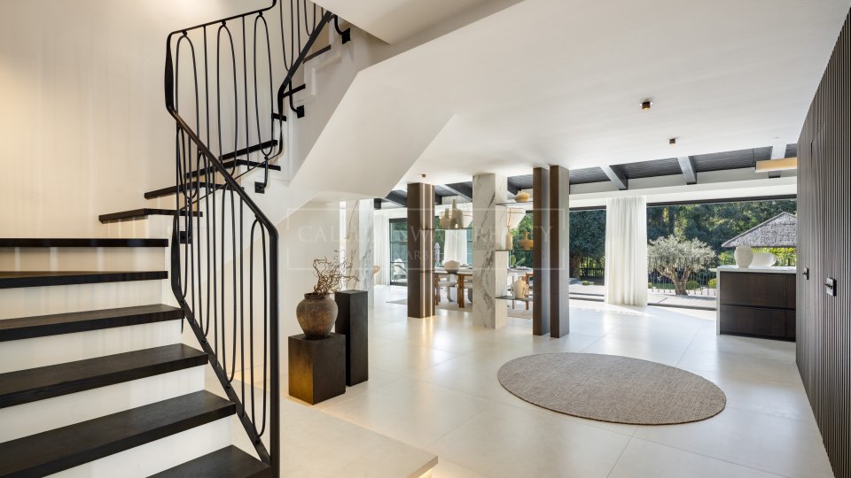 Nueva Andalucia, Villa rénovée de cinq chambres dans la Vallée du Golf de Nueva Andalucía