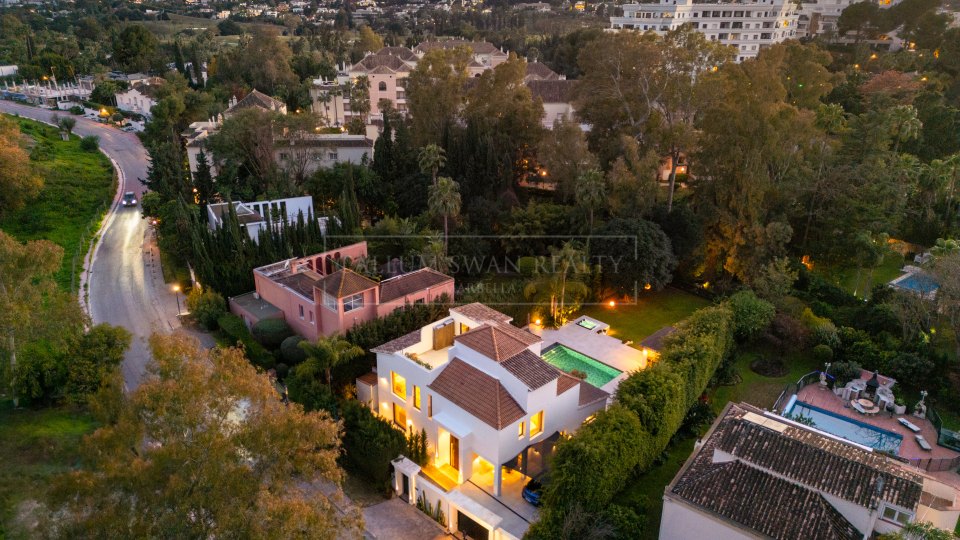 Nueva Andalucia, Villa rénovée de cinq chambres dans la Vallée du Golf de Nueva Andalucía