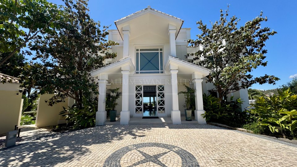 Benahavis, Marbella Luxury Villa Rental with Sea Views and Spa