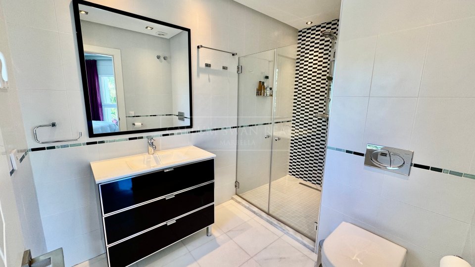 Benahavis, Marbella Luxury Villa Rental with Sea Views and Spa