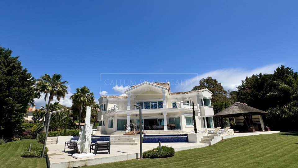 Benahavis, Marbella Luxury Villa Rental with Sea Views and Spa