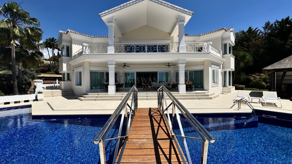 Benahavis, Marbella Luxury Villa Rental with Sea Views and Spa