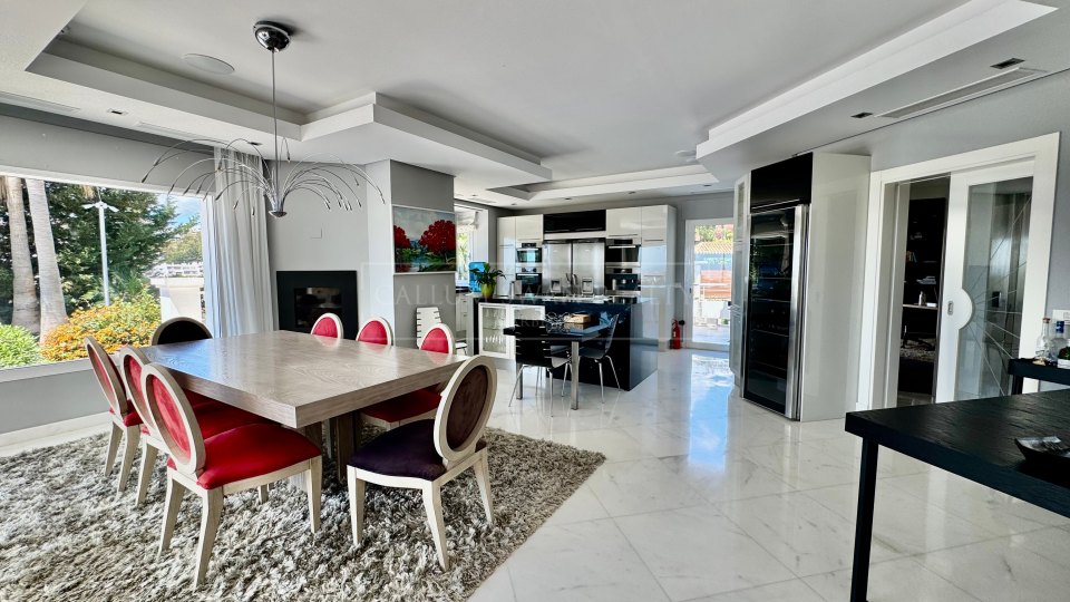 Benahavis, Marbella Luxury Villa Rental with Sea Views and Spa