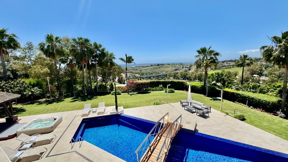 Benahavis, Marbella Luxury Villa Rental with Sea Views and Spa