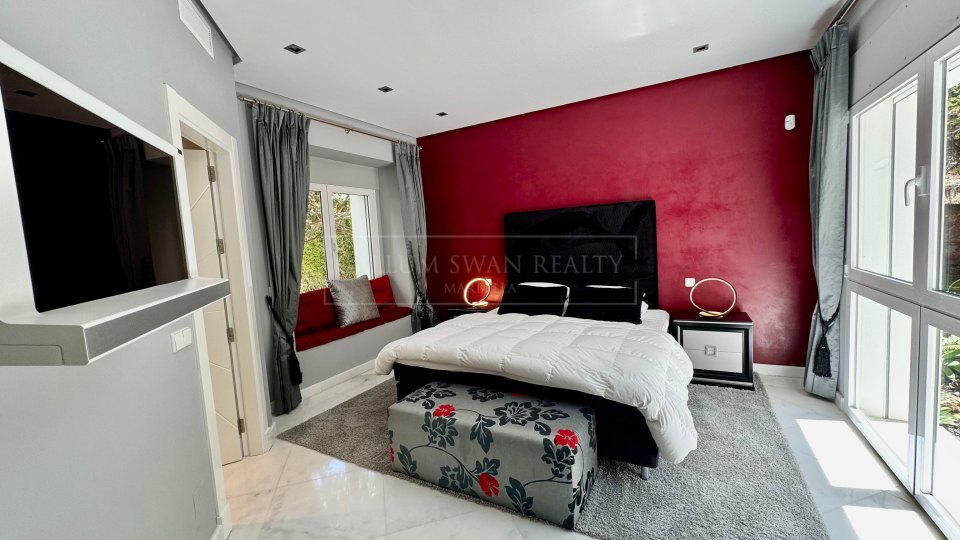 Benahavis, Marbella Luxury Villa Rental with Sea Views and Spa