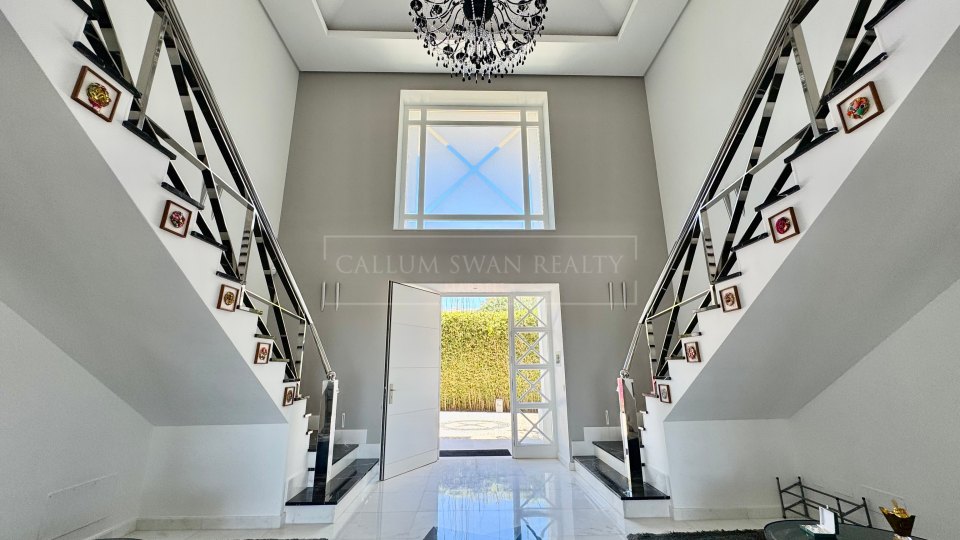 Benahavis, Marbella Luxury Villa Rental with Sea Views and Spa