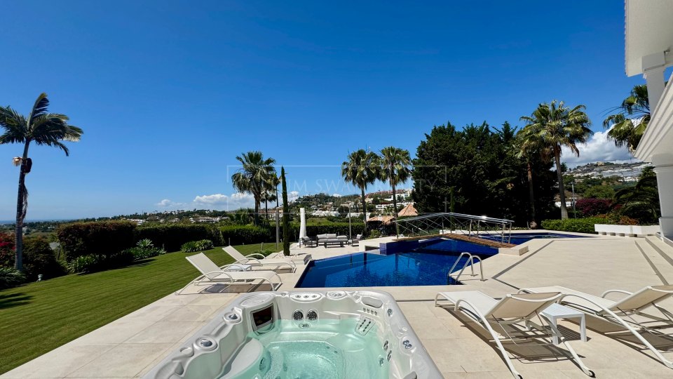 Benahavis, Marbella Luxury Villa Rental with Sea Views and Spa