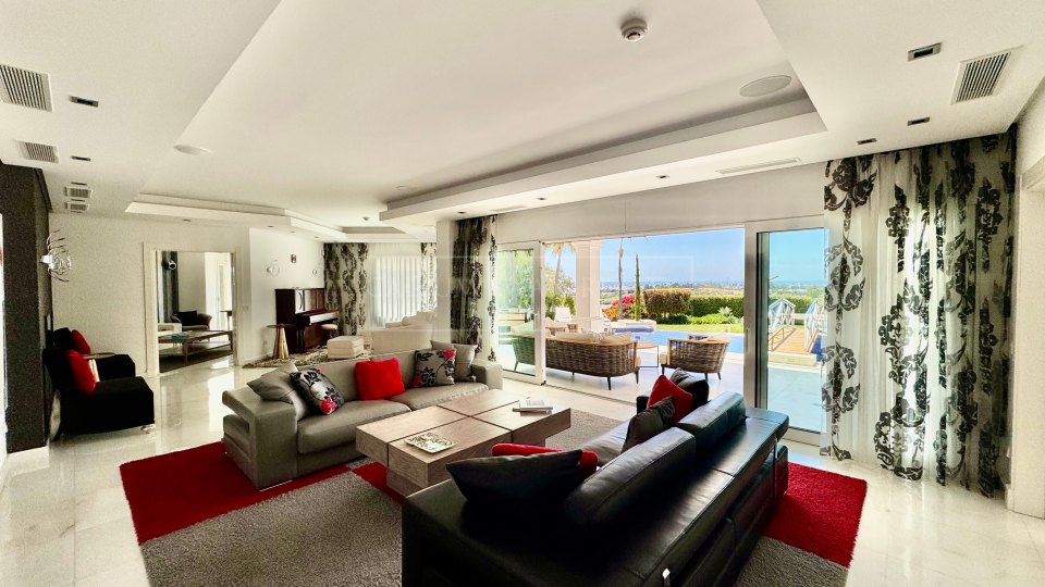 Benahavis, Marbella Luxury Villa Rental with Sea Views and Spa