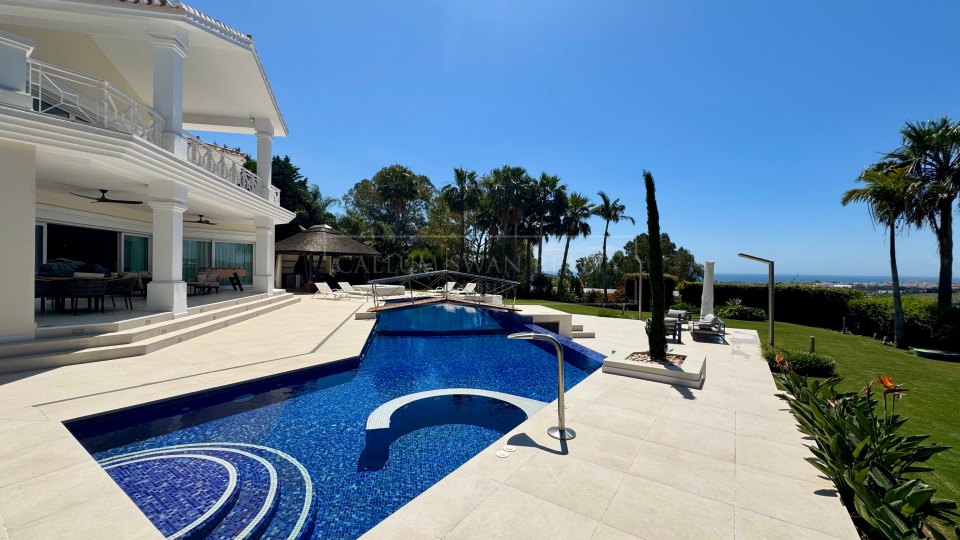 Benahavis, Marbella Luxury Villa Rental with Sea Views and Spa