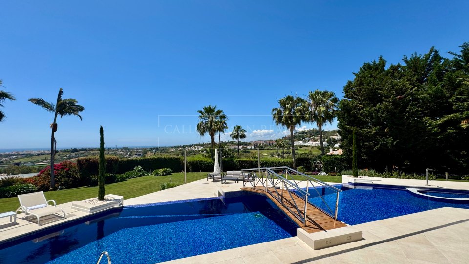 Benahavis, Marbella Luxury Villa Rental with Sea Views and Spa
