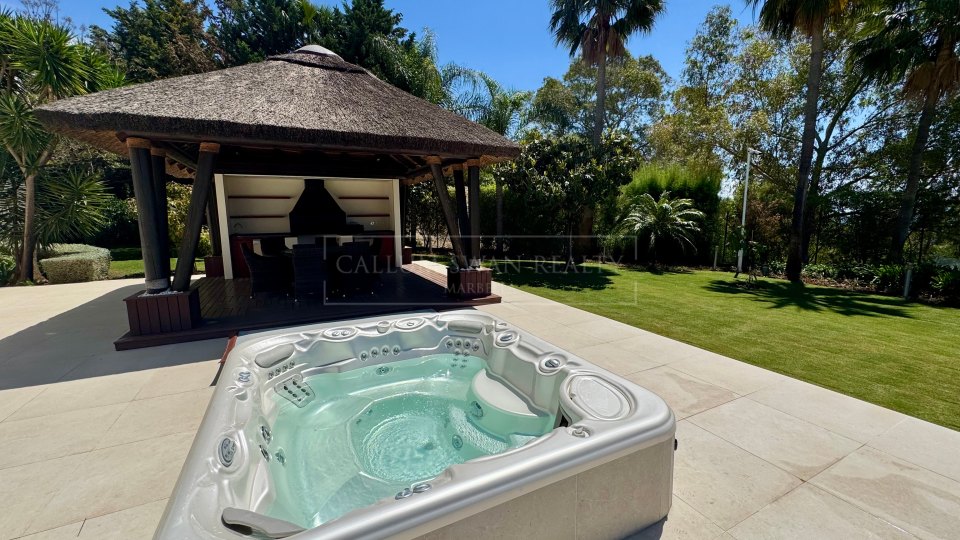 Benahavis, Marbella Luxury Villa Rental with Sea Views and Spa
