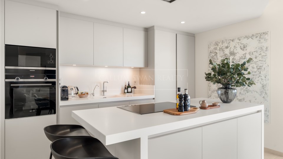 Benahavis, Duplex Penthouse with Panoramic Views in Real de la Quinta, Benahavís