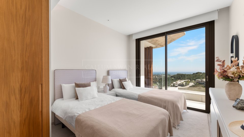 Benahavis, Duplex Penthouse with Panoramic Views in Real de la Quinta, Benahavís