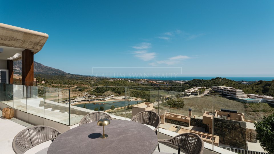 Benahavis, Duplex Penthouse with Panoramic Views in Real de la Quinta, Benahavís