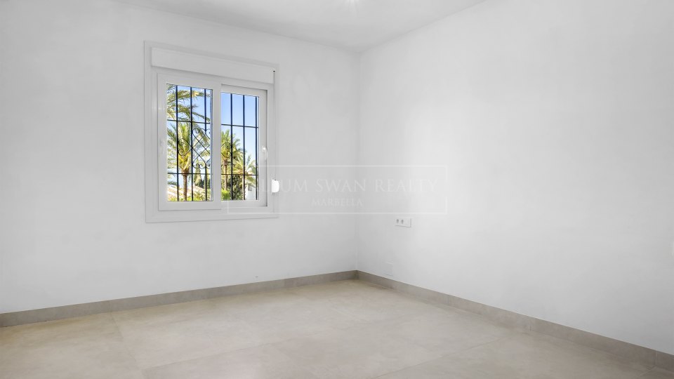Nueva Andalucia, Appartement rénové en rez-de-chaussée avec accès au jardin à Malambo, Nueva Andalucía