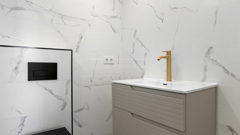 Nueva Andalucia, Appartement rénové en rez-de-chaussée avec accès au jardin à Malambo, Nueva Andalucía