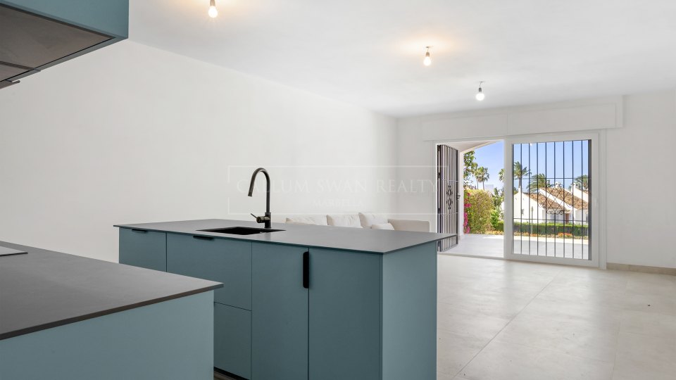 Nueva Andalucia, Appartement rénové en rez-de-chaussée avec accès au jardin à Malambo, Nueva Andalucía