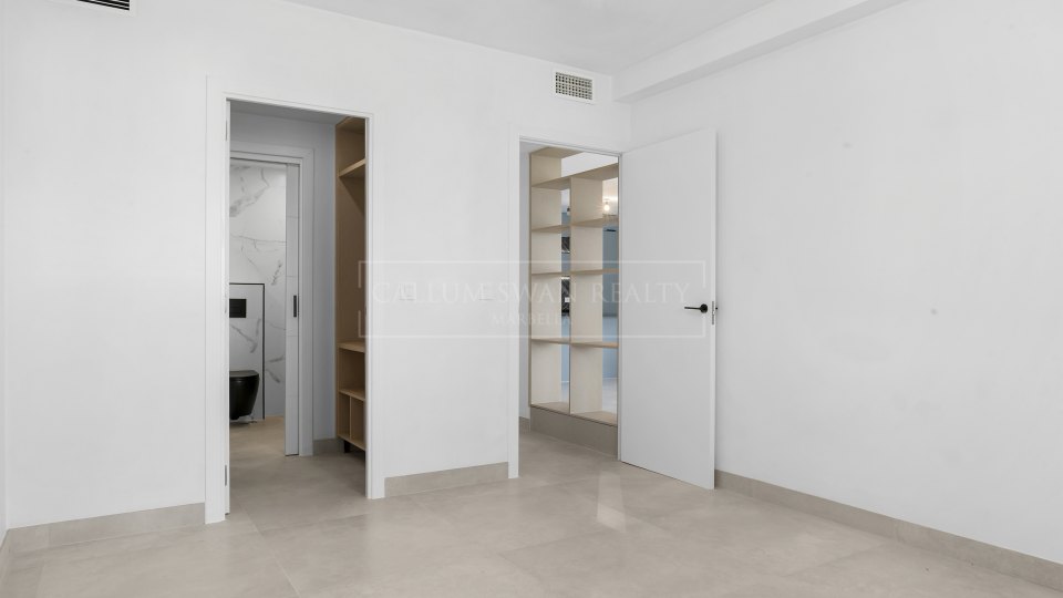 Nueva Andalucia, Appartement rénové en rez-de-chaussée avec accès au jardin à Malambo, Nueva Andalucía