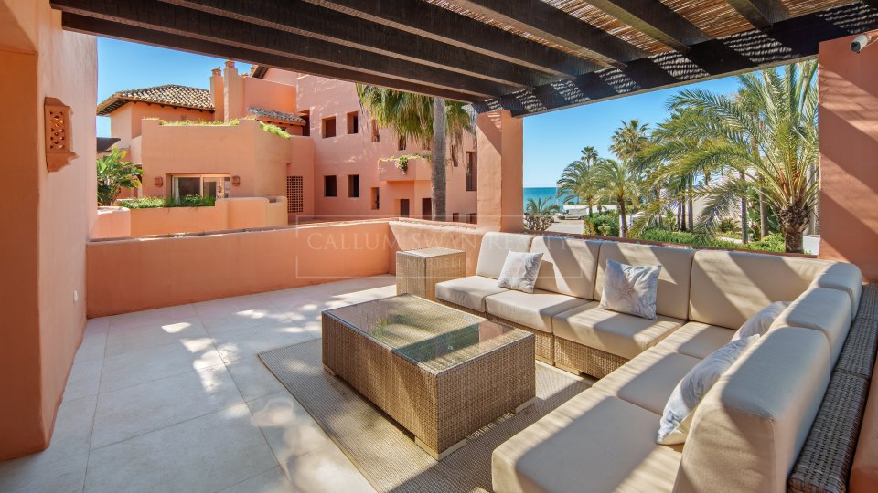 Marbella East, Spacious Beachfront Duplex Penthouse with Sea Views for Sale in La Morera, East Marbella