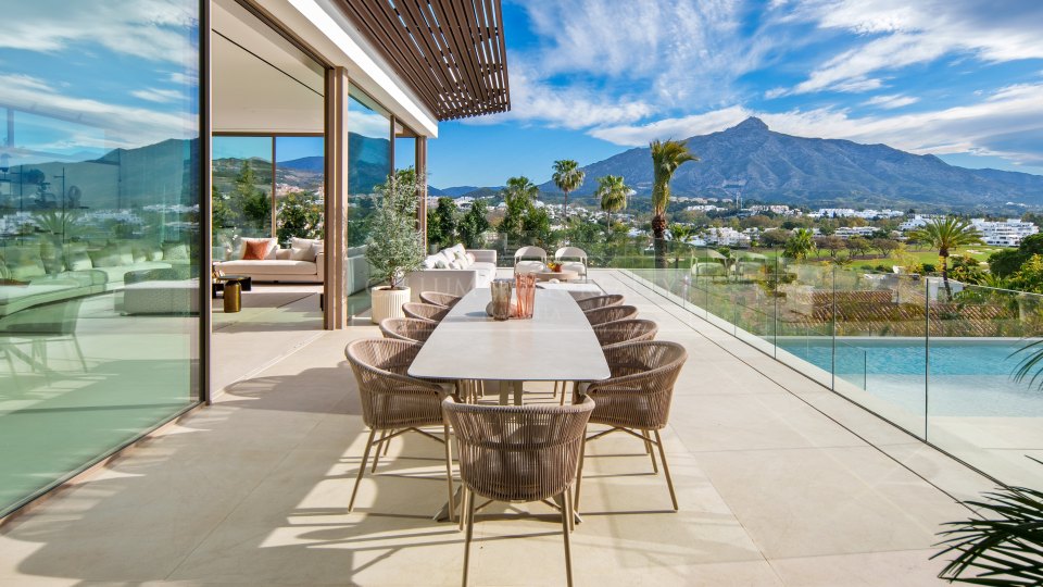 Nueva Andalucia, Villa en bordure de golf à vendre à Nueva Andalucía avec spa et espaces de divertissement