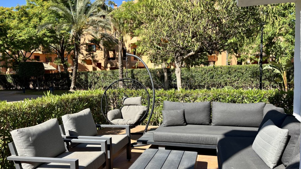 San Pedro de Alcantara, Appartement en rez-de-jardin en bord de mer à louer longue durée