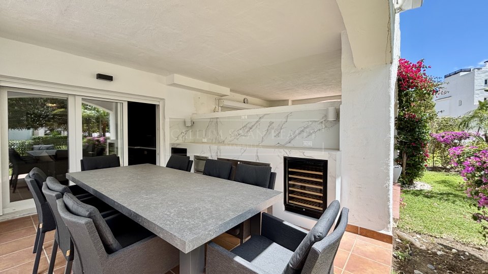 San Pedro de Alcantara, Appartement en rez-de-jardin en bord de mer à louer longue durée