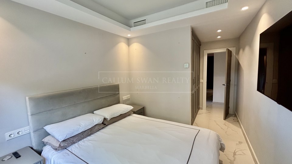 San Pedro de Alcantara, Appartement en rez-de-jardin en bord de mer à louer longue durée