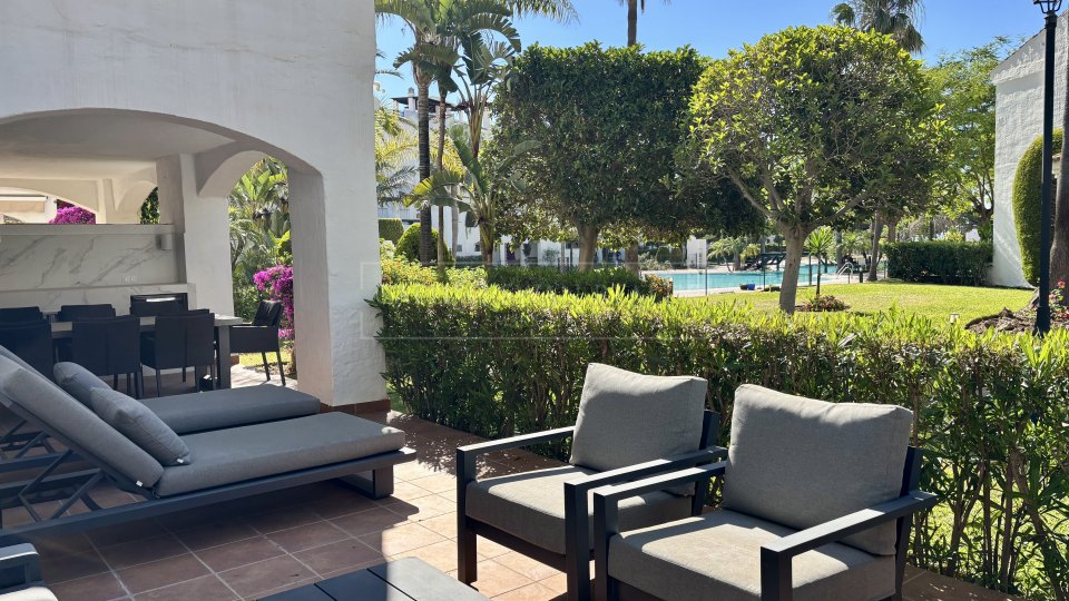 San Pedro de Alcantara, Appartement en rez-de-jardin en bord de mer à louer longue durée