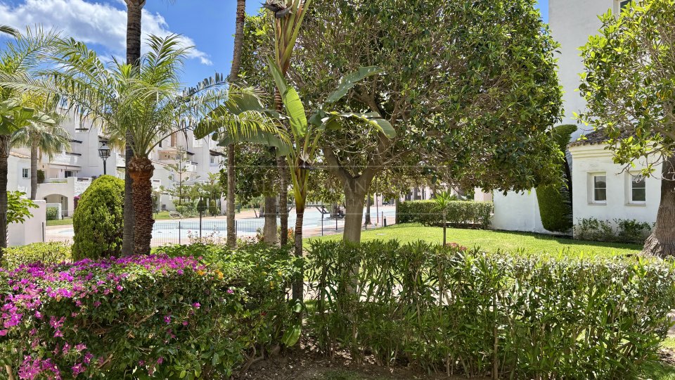 San Pedro de Alcantara, Appartement en rez-de-jardin en bord de mer à louer longue durée