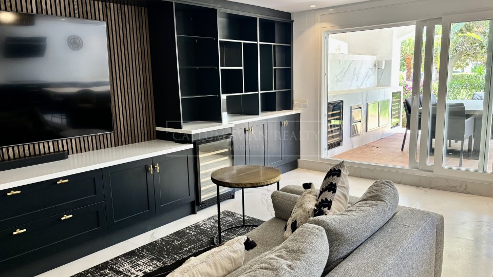 San Pedro de Alcantara, Appartement en rez-de-jardin en bord de mer à louer longue durée