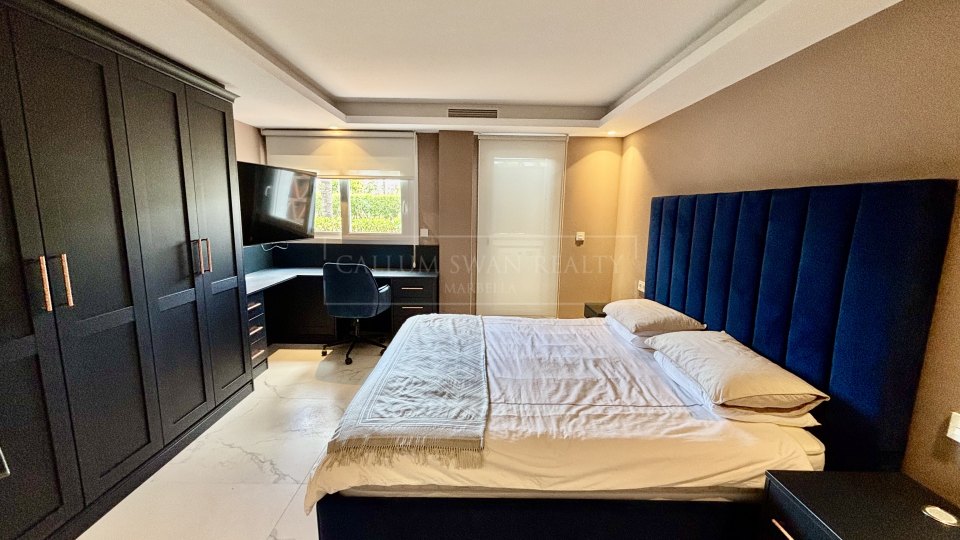 San Pedro de Alcantara, Appartement en rez-de-jardin en bord de mer à louer longue durée