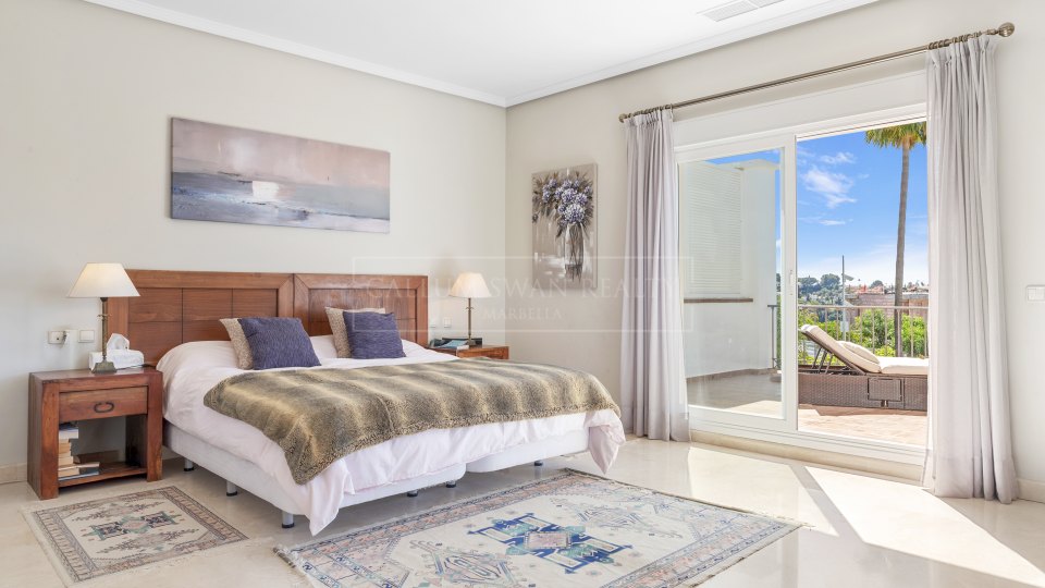 Benahavis, Villa de style andalou avec vue sur la mer à vendre à Paraíso Alto, Benahavís